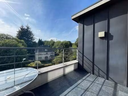appartement 2 chambres avec terrasse au centre de libramont
