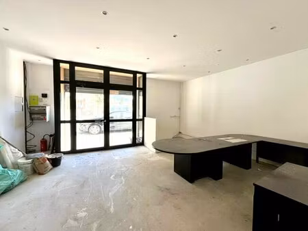 location commerce draguignan 83300 110m²