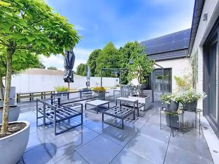 villa 323m² habitables  sur un terrain de 4500m²