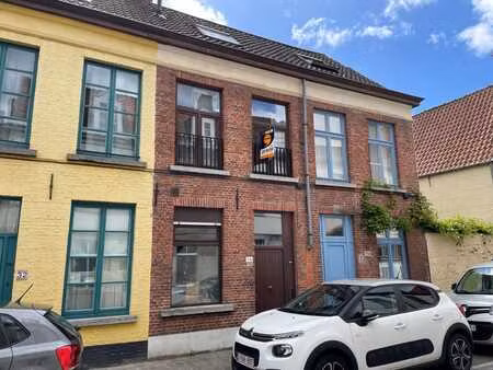 stadswoning met zonnig terras