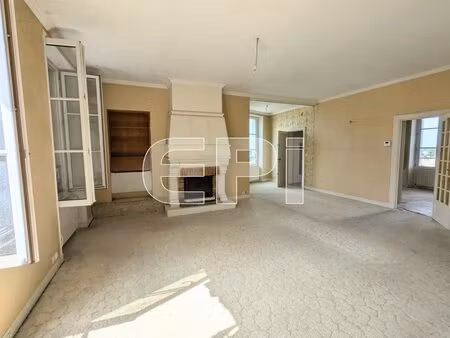 bel appartement de 127 m² à loudun  6 pièces  ascenseur
