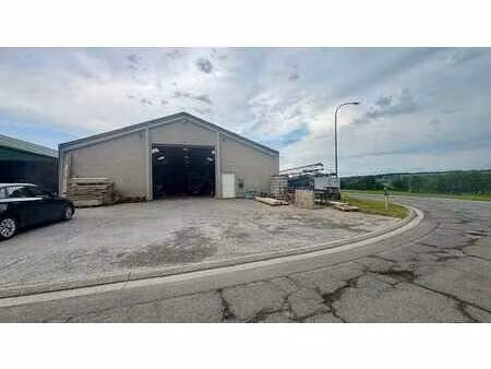 entrepôt partiel à louer dans le zoning de baillionville
