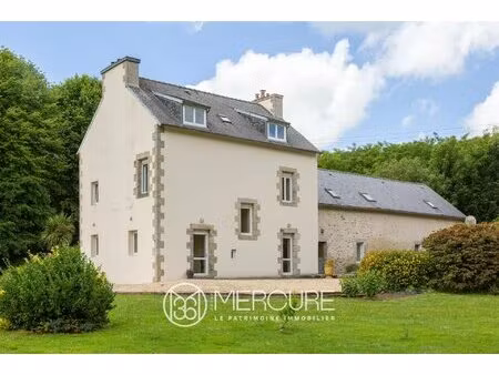 belle maison et son parc aux portes de la ville