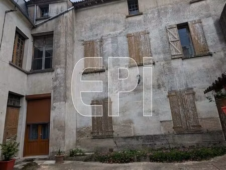 superbe demeure de caractère à loudun  7 pièces  188 m²