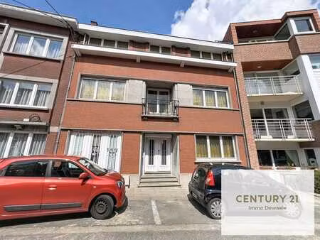maison spacieuse à rénover  350m²  6 chambres  3 sdb