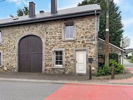 chouette duplex avec parking et jardin.