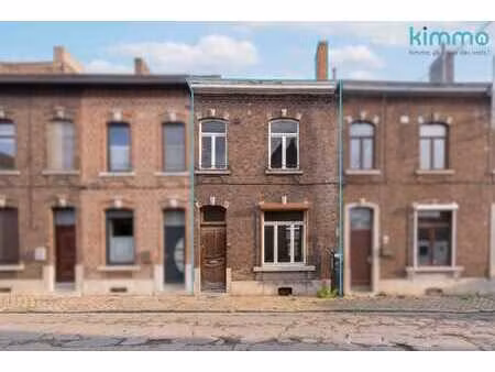 maison a renover avec 3 chambres et jardin