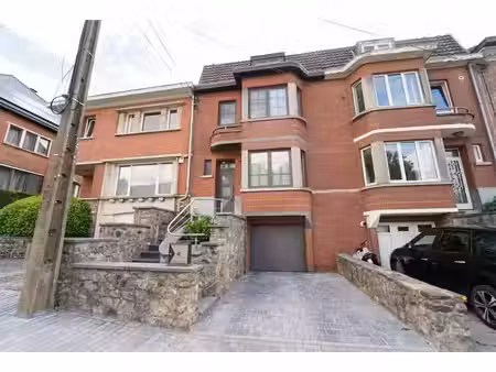 elégante maison 3 chambres avec véranda  terrasse  jardin et