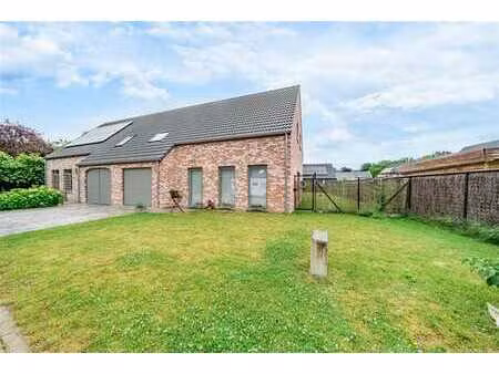 belle maison 4 chambres dans un clos résidentiel