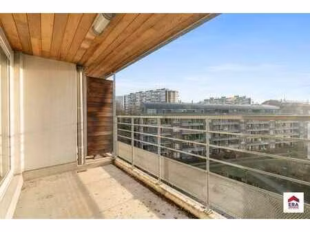 appartement récent avec terrasse & parking à jette