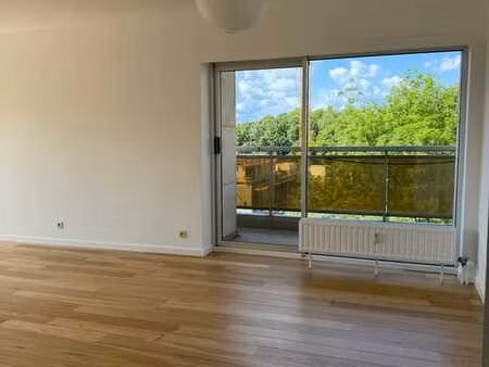 appartement 4 chambres de 110m2  terrace + parking