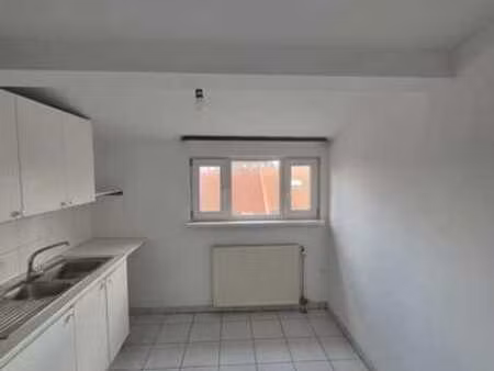 duplex à renové +/-120m² barrière de saint-gilles