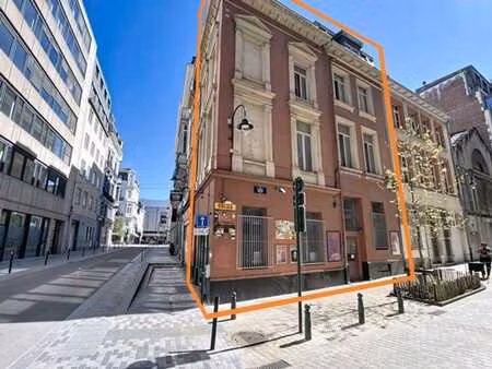 immeuble de rapport mixte : commerce et 6 studios