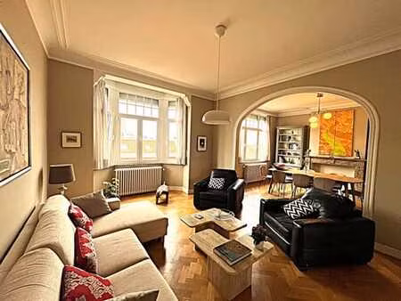 bel appart. 3 chambres + chambre de service - qu. europ.