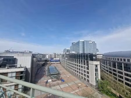 parlemen eu: penthouse 3chambres  moderne  vues panoramiques