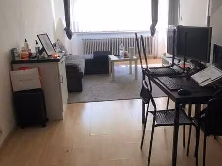 studio à louer boulevard louis mettewie  59 1080
