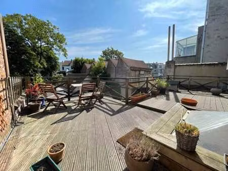 appart renove 88m2 avec 2 chambres + grande terrasse arriere