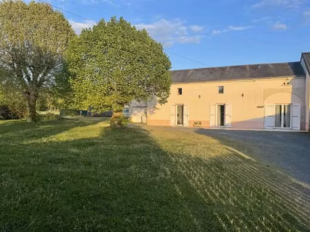 charmante maison de village à monts-sur-guesnes  130 m²