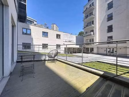 madou / superbe appartement r-d-c meublé de 60m²  terrasse