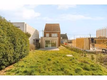 maison prête à emménager avec jardin et vue dégagée