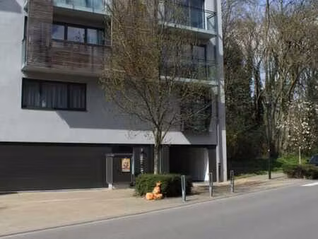 appartement état neuf  2 chambres  avec parking !