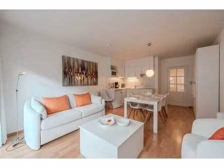 beau studio avec terrasse près de la plage à ostende