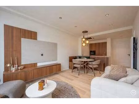 appartement de 2 pièces entièrement rénové à distance de ma