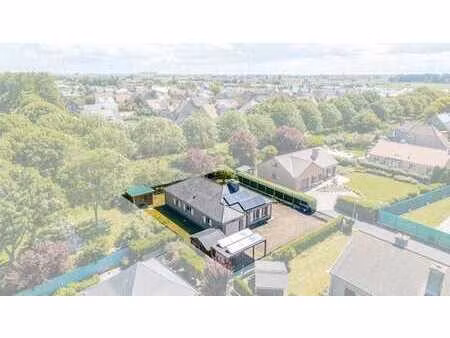 bungalow à rénover offrant un grand potentiel  situé dans u…