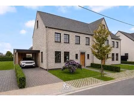 maison neuve spacieuse semi-mitoyenne à vendre à desselgem