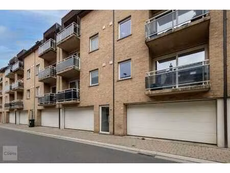 recent appartement met 2 slaapkamers + garage centrum oud...