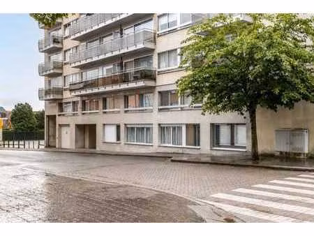 appartement au rez avec garage et double parking au centre!