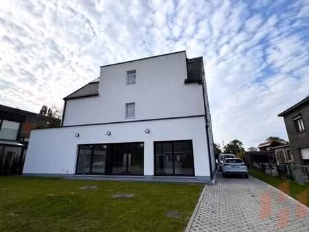 lumineux et spacieux : duplex de caractère à vendre