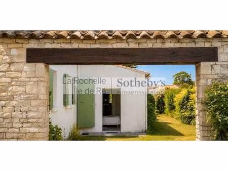 maison avec jardin loix (17)