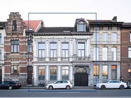 neoclassicistisch herenhuis (438 m²) met een zuidwest ger...