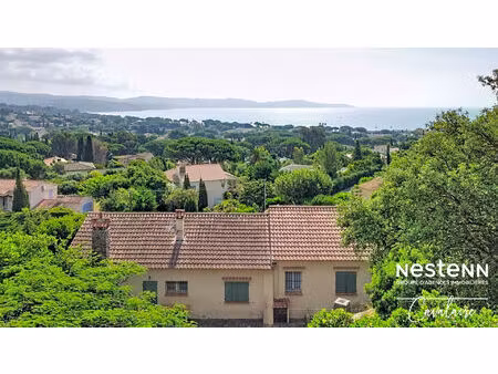 opportunité ! parc de cavalaire  villa d'environ 140 m² avec vue mer sur un terrain piscin