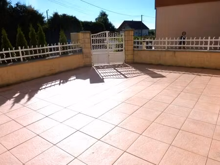 etalans appartement duplex 6 pièces avec cour privative