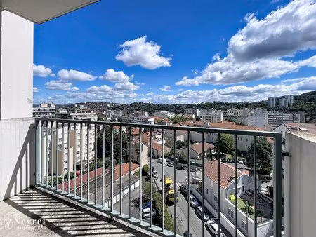 saint-etienne square amouroux / t3 en bon état + parking privatif !!