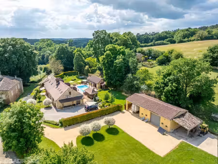 ancienne grange de caractère rénovée avec piscine  sauna et suite invités à proximité de m