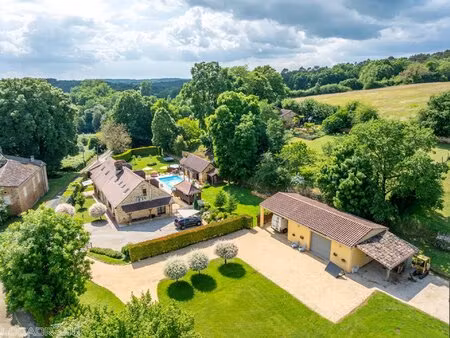 charmantes granges rénovées dans un hameau