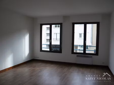 meulan centre dans immeuble récent  studio 23 m2 au calme 