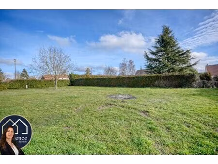 à quelques minutes de houdan – terrain 926m2 constructible pl