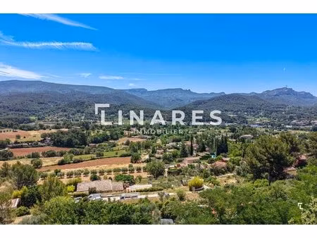 provence - villa t5 de 135m² - cuisine d'été - garage double - terrain de 8000m² - 13390 a