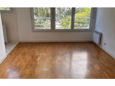 location appartement  23 m² t-1 à issy-les-moulineaux  752 €