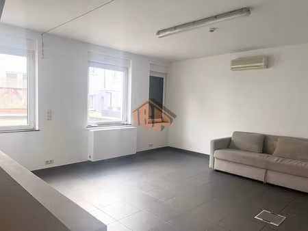 laeken-bureaux sur 2 niveaux+entrepôt/commerce rdc