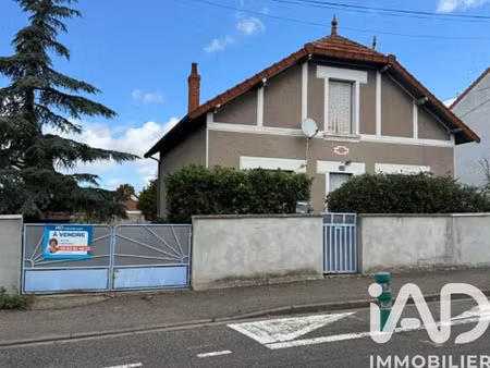 maison à moulins (03000)