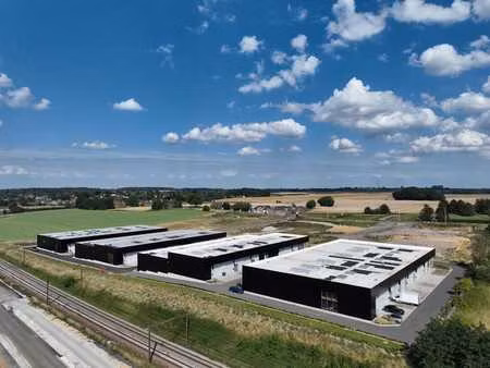 à vendre - unités pme built-to-suit