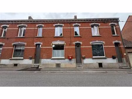 maison mitoyenne 3 chambres idéalement situé sur blandain