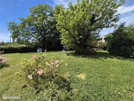 terrain 783m²