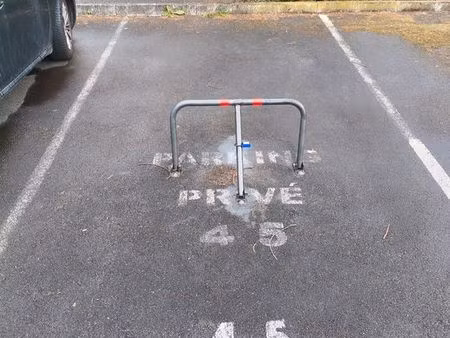loue place parking privative