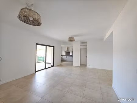 porto-vecchio – t5 de standing de 131 55 m² avec deux terrasses